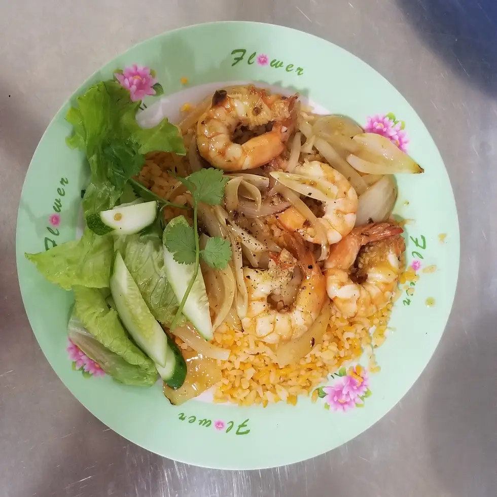 Hình ảnh Cơm chiên tôm xào sa tế