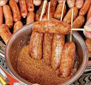 Hình ảnh Lạp xưởng nướng đá 