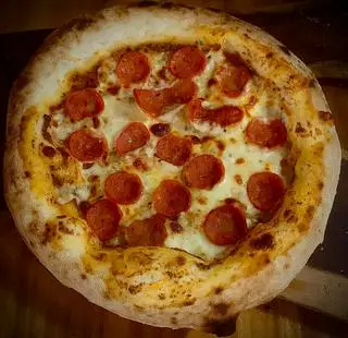 Hình ảnh Pizza Xúc Xích Đức
