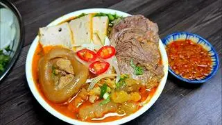 Hình ảnh Nạm, gân, chả, giò heo