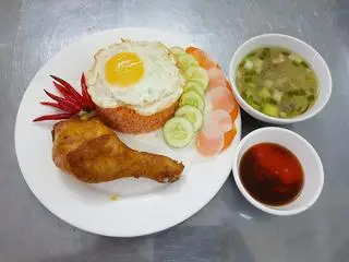 Hình ảnh cơm đùi tỏi+ trứng