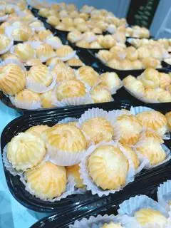 Hình ảnh Bánh su kem phô mai mix bánh chuối nướng.