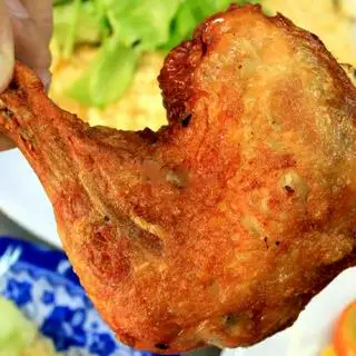 Hình ảnh Gà chiên thêm góc tư