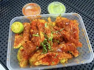 Hình ảnh Chân Gà Nguyên Xương Lắc Ớt Cay Tê (Xuyên Tiêu)