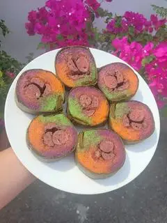 Hình ảnh Bánh Tét 3 Màu Nhân Chuối 950g ( Hàng Cấp Đông)