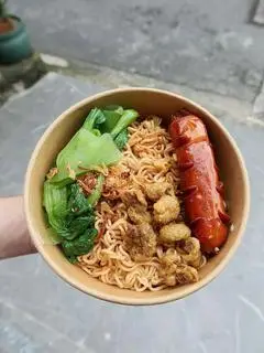 Hình ảnh Mỳ Trộn Xúc Xích Đức