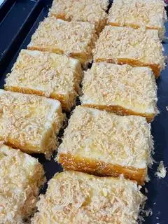 Hình ảnh Bánh mỳ bơ chà bông