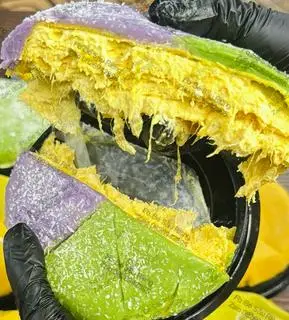 Hình ảnh Bánh Crep Sầu Riêng Phú sĩ Dứa Môn -14cm 
