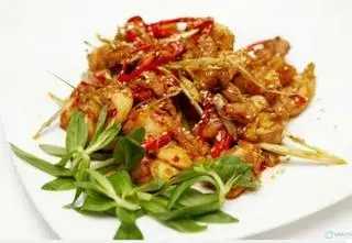 Hình ảnh Chân gà rút xương xào sả ớt