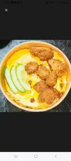 Hình ảnh Cơm gà viên chiên - canh rong biển