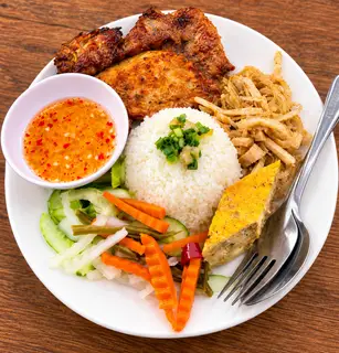 Hình ảnh Cơm sườn- bì- chả- ốp la