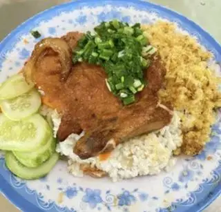 Hình ảnh Cơm Tấm Sườn Khô Cá
