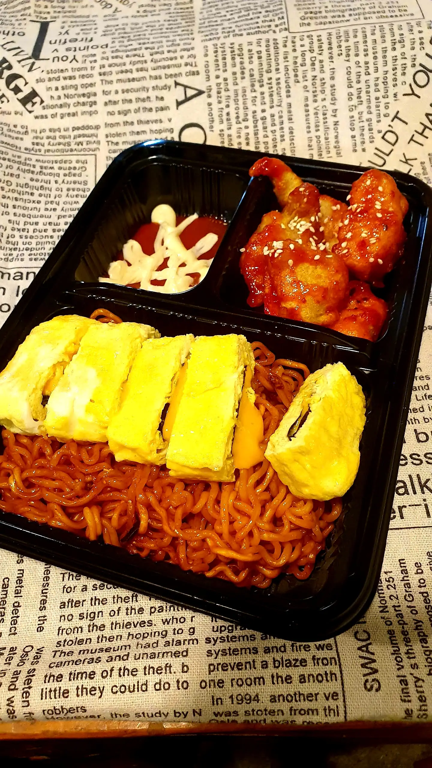 Hình ảnh Combo Mì trứng phô mai + Gà sốt Hàn