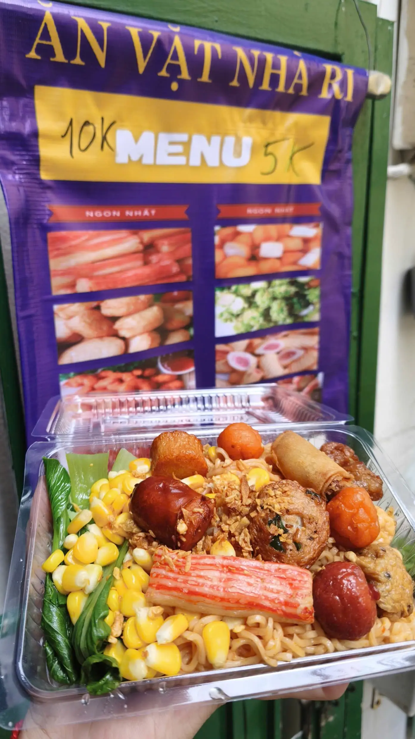 Hình ảnh MÌ TRỘN INDOMIE CÁ VIÊN 