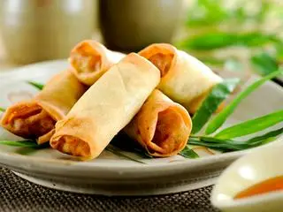 Hình ảnh Chả giò thêm/ 2 cuon 