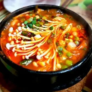Hình ảnh Mì cay Hàn Quốc chay