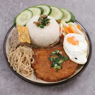 Hình ảnh Cơm tấm sườn bì chả trứng ốp la