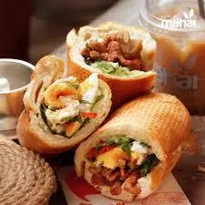 Hình ảnh Bánh mì chả cá - trứng ốp la