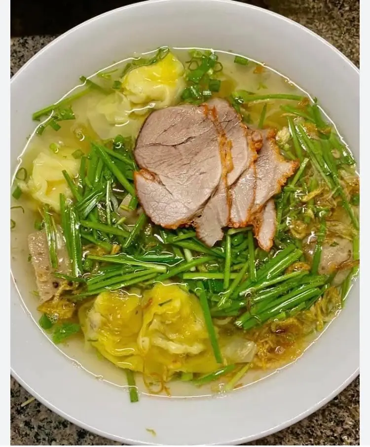 Hình ảnh Hoành thánh xá xíu