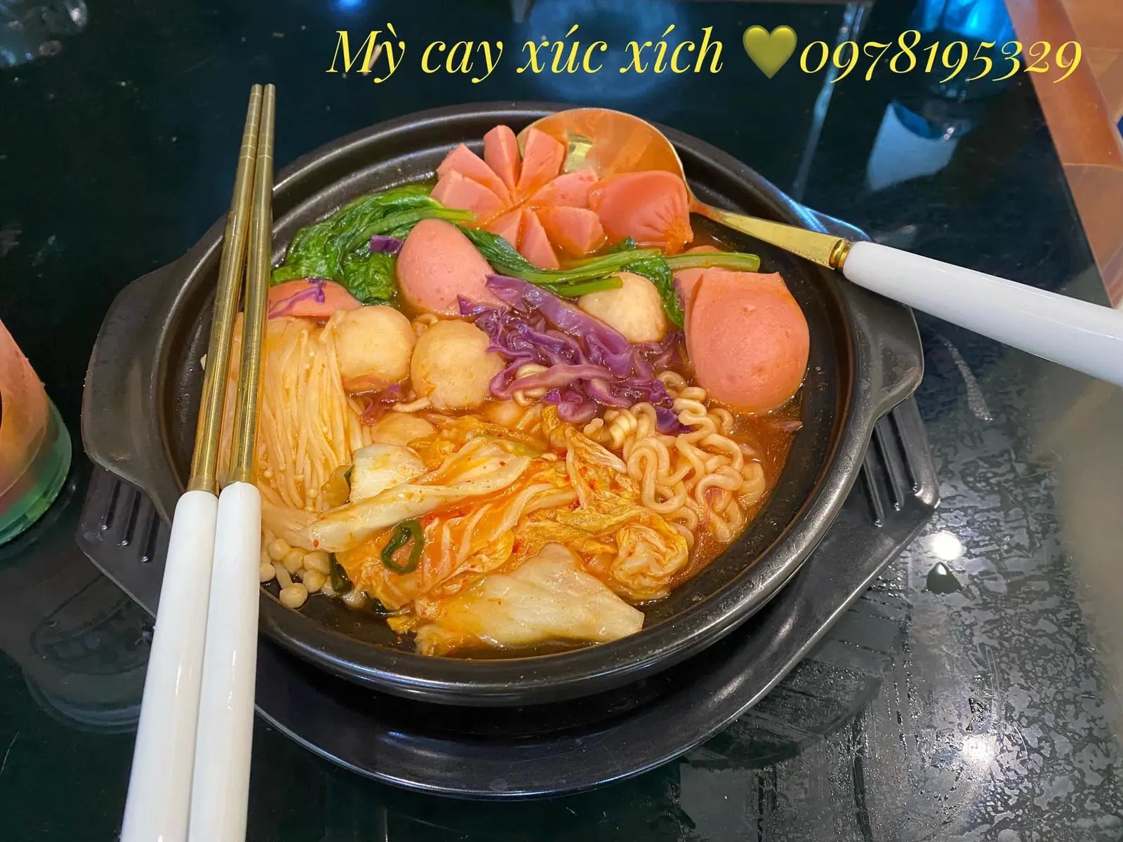 Hình ảnh Mỳ cay xúc xích