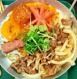Hình ảnh Bánh mì Bò, xíu mại, trứng ốp la, xúc xích, pate