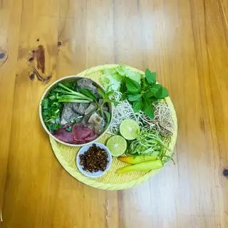 Hình ảnh Bún bò Huế_Tái Nạm Gân