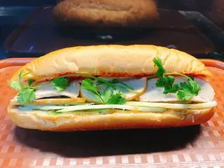 Hình ảnh COMBO Bánh Pate Chả + Nước