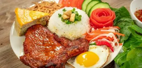 Hình ảnh Cơm Bình Dân - Lê Trọng Tấn