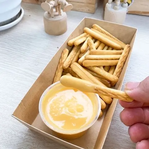 Hình ảnh Bánh Que Chấm Sốt Kem Trứng