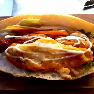Hình ảnh Bánh Mì Nem Nướng - Trứng Tráng