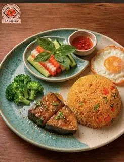 Hình ảnh Cơm rang Cá thu rim + trứng ốp la