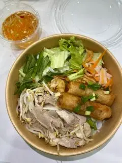 Hình ảnh Combo bún thịt xào đặc biệt + Nước
