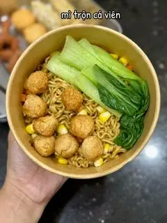 Hình ảnh mì trộn cá viên