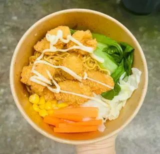 Hình ảnh Mì trộn Gà Karaage tặng 1 ly trà tắc 
