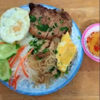 Hình ảnh Cơm tấm full topping 