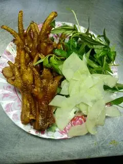 Hình ảnh Chân gà nướng muối ớt