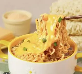 Hình ảnh Mì trộn phô mai