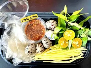 Hình ảnh Bánh tráng chấm muối gánh