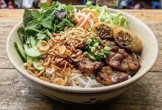 Hình ảnh Bún Thịt Nướng Đầy Đủ ( thịt, chả giò)