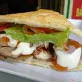 Hình ảnh Bánh mì tam giác doner kebab - sữa đậu fami