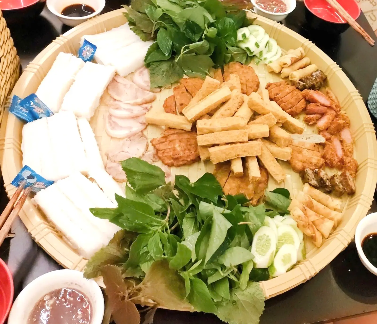 Hình ảnh Bún Đậu Combo 4 Người ăn 