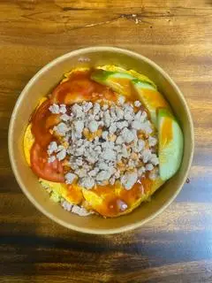 Hình ảnh  Cơm Thịt Bằm Phủ Trứng + Canh Rong Biển