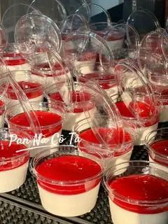 Hình ảnh Panna Cotta Dâu Tây