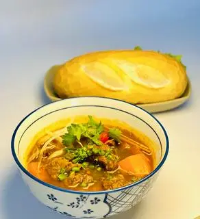 Hình ảnh Bánh mì bò kho + sinh tố bơ