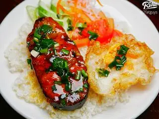 Hình ảnh Cơm Cá Hú Kho Trứng