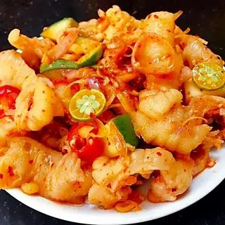 Hình ảnh Chân gà rút xương sốt thái - phần lớn