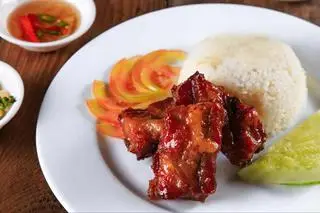 Hình ảnh Cơm Sườn Nướng