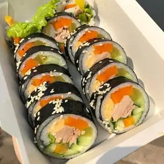 Hình ảnh Kimbap gà nướng kiểu Hàn 1 cuộn