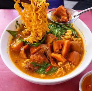 Hình ảnh Phá lấu mì nước 2 vắt