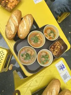Hình ảnh Bánh mì xíu mại Đà Lạt